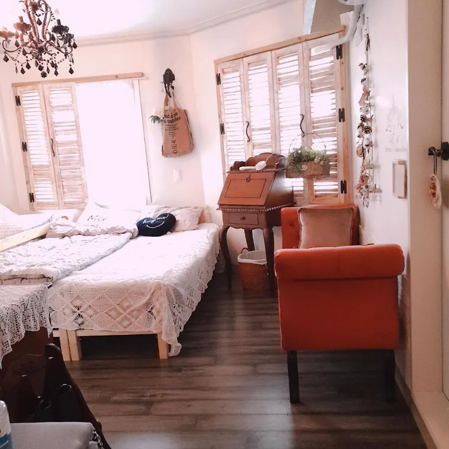 The Antique Apartment Busan 0*,