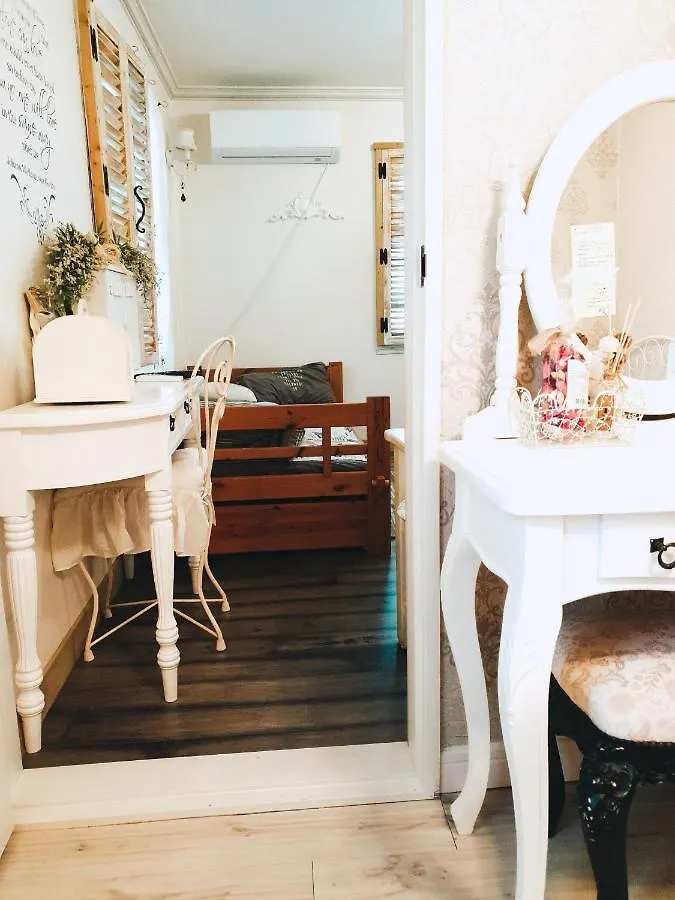 The Antique Apartment Busan 0*,